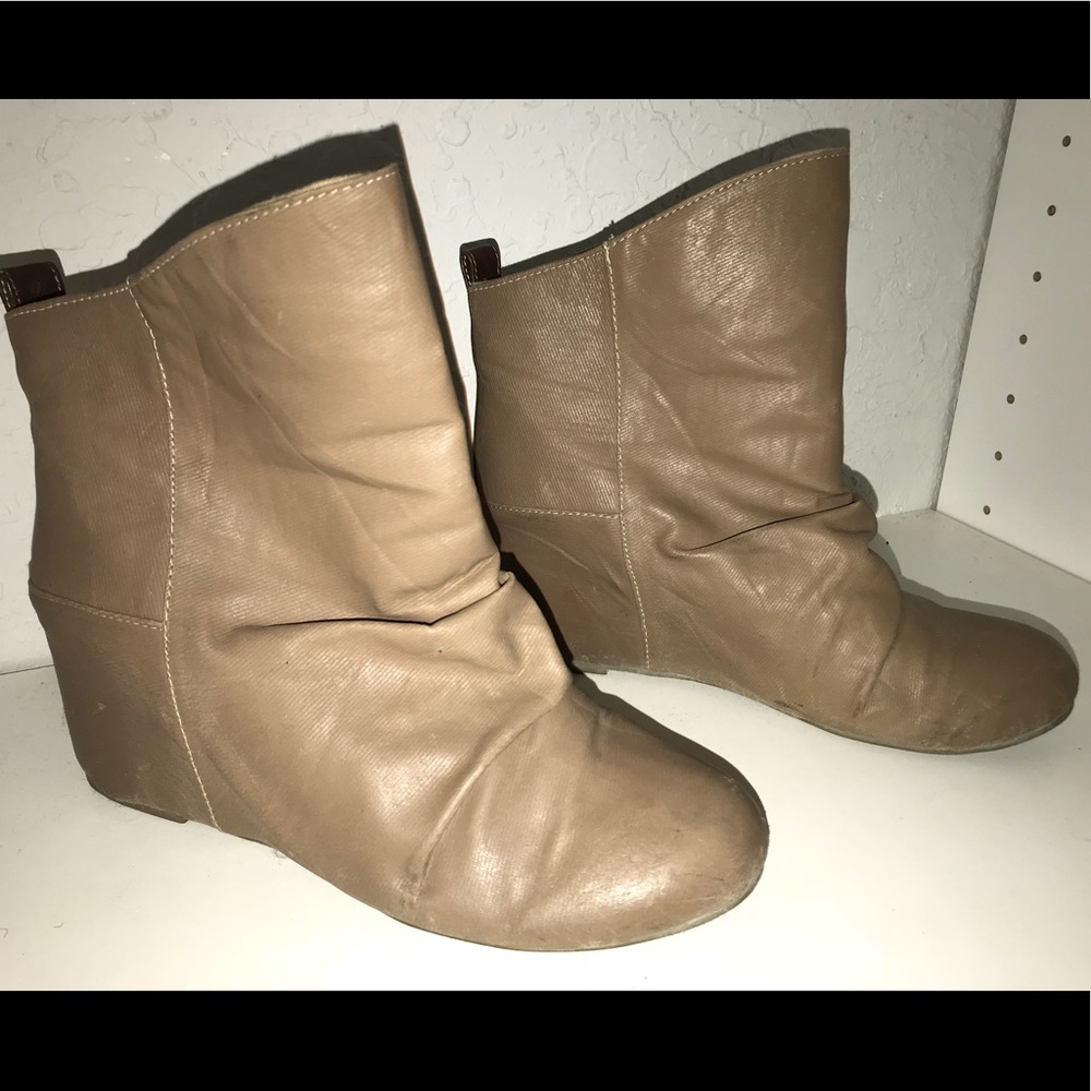 Tan leather aldo hidden platform ankle boot. Sz7.5